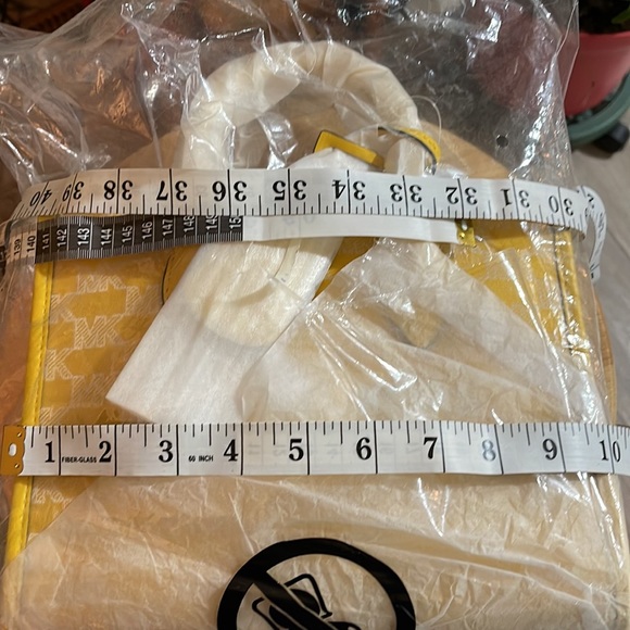 Brandnew MK Mirella Small Tote - Picture 5 of 7